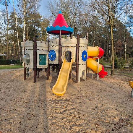 Het Veluwse Boshuisje Knus Chalet Met Omheinde Tuin Op De Veluwe Hoenderloo Buitenkant foto