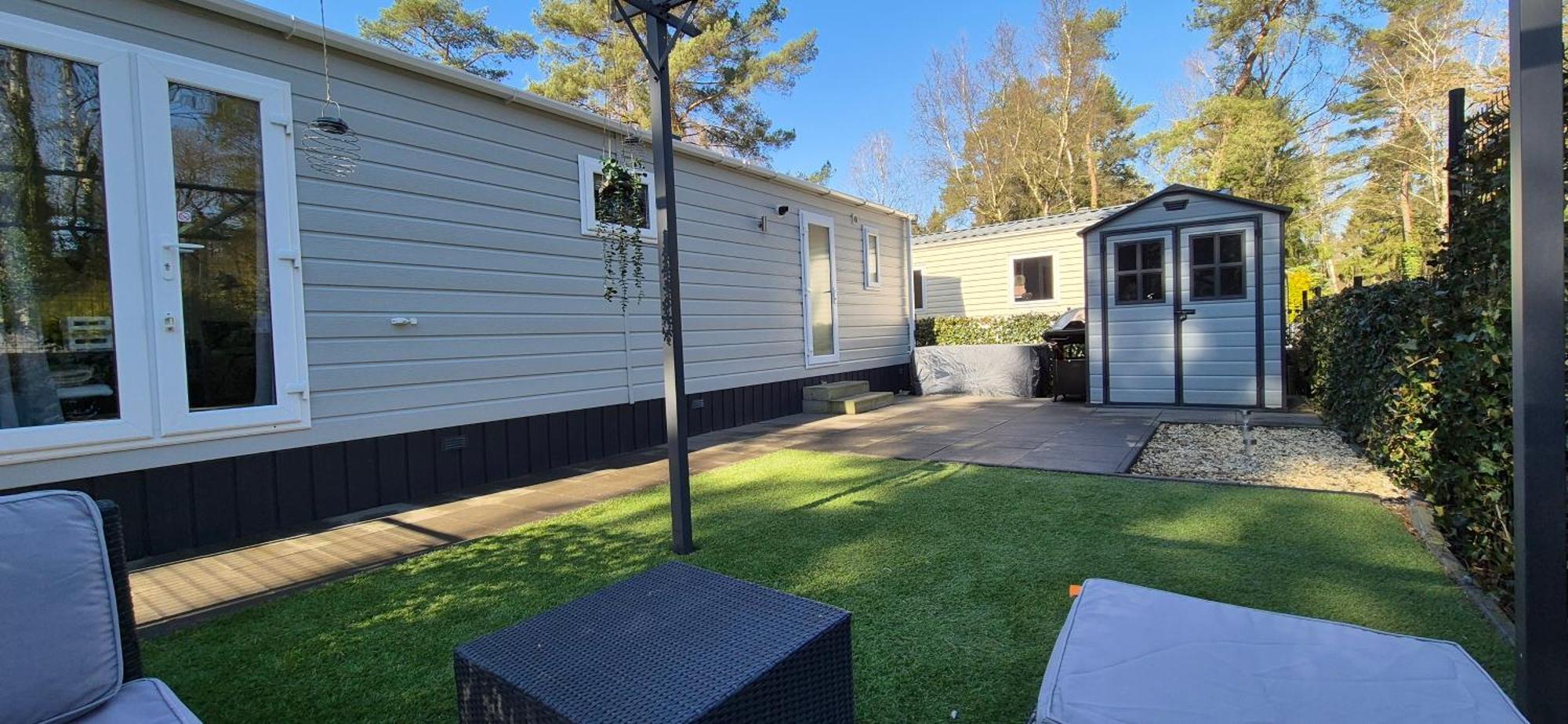 Het Veluwse Boshuisje Knus Chalet Met Omheinde Tuin Op De Veluwe Hoenderloo Buitenkant foto